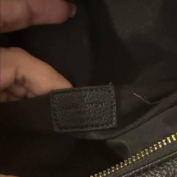 LV black leather monogrammed bum bag with gold embossed hardware - Picture 2 of 6